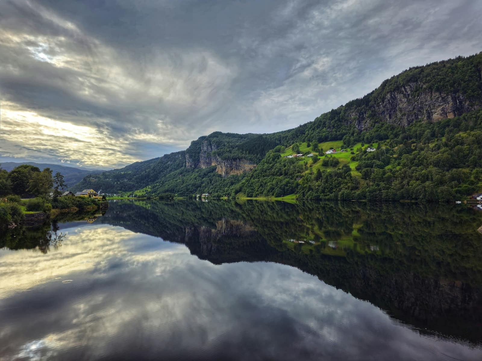 Hjørundfjorden